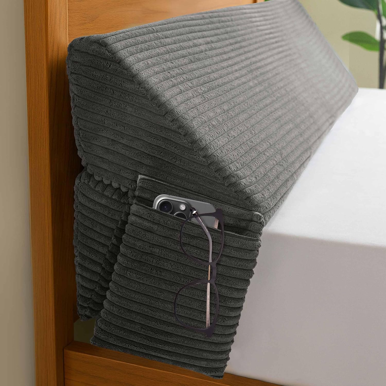 Detalle de HIGOGOGO WP King Size Bed Wedge Pillow, Grey Corduroy, 0–7-inch Gap Filler