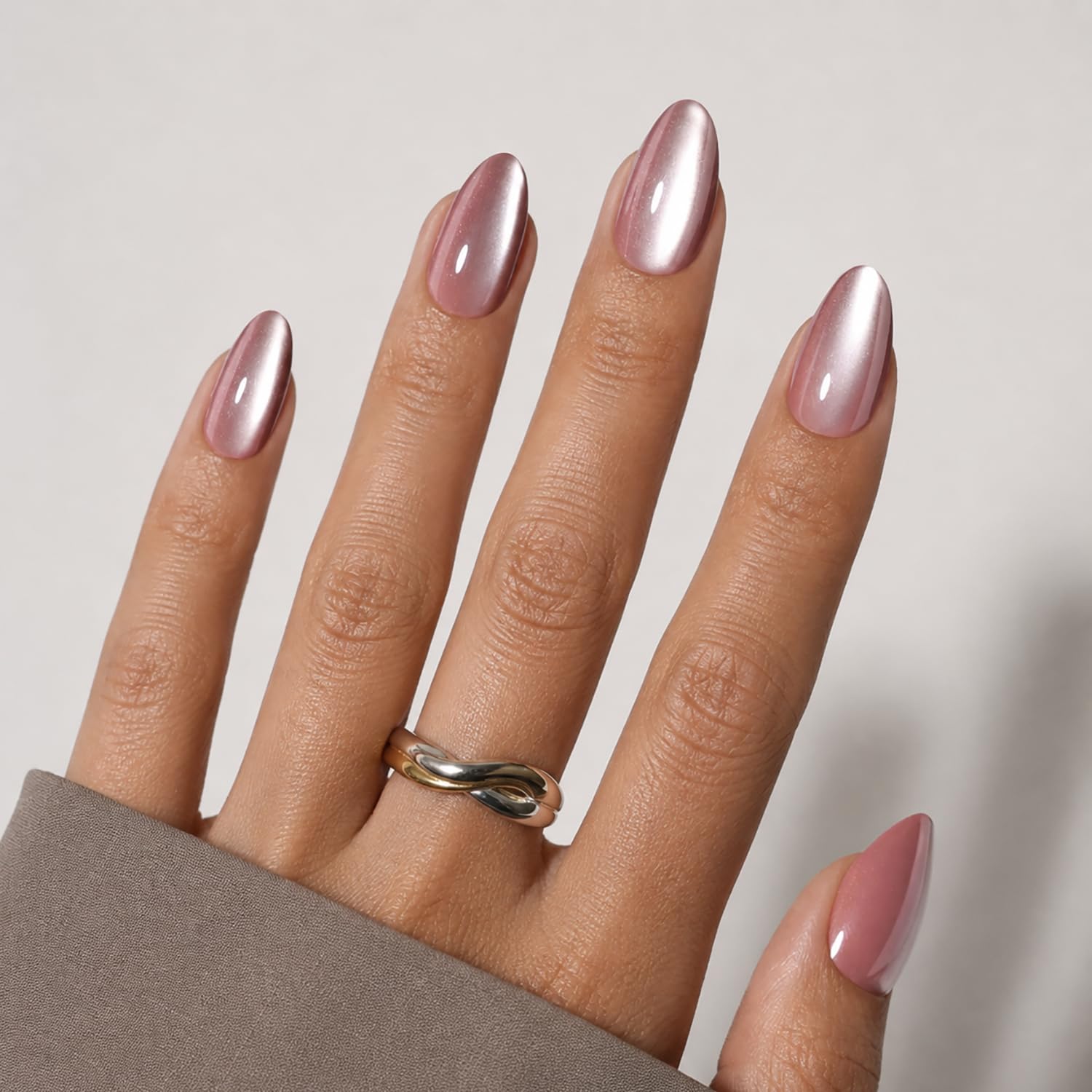 Detalle de WiniBeauty Cat Eye Press-On Nails, Mauve Short Almond, 32-Piece Kit