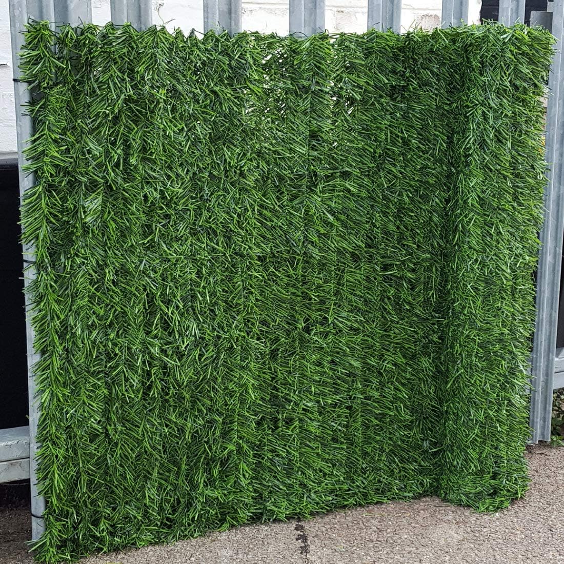 Detalle 2 de True Products S1010D – sztuczny żywopłot iglasty 1 × 3 m, zielony