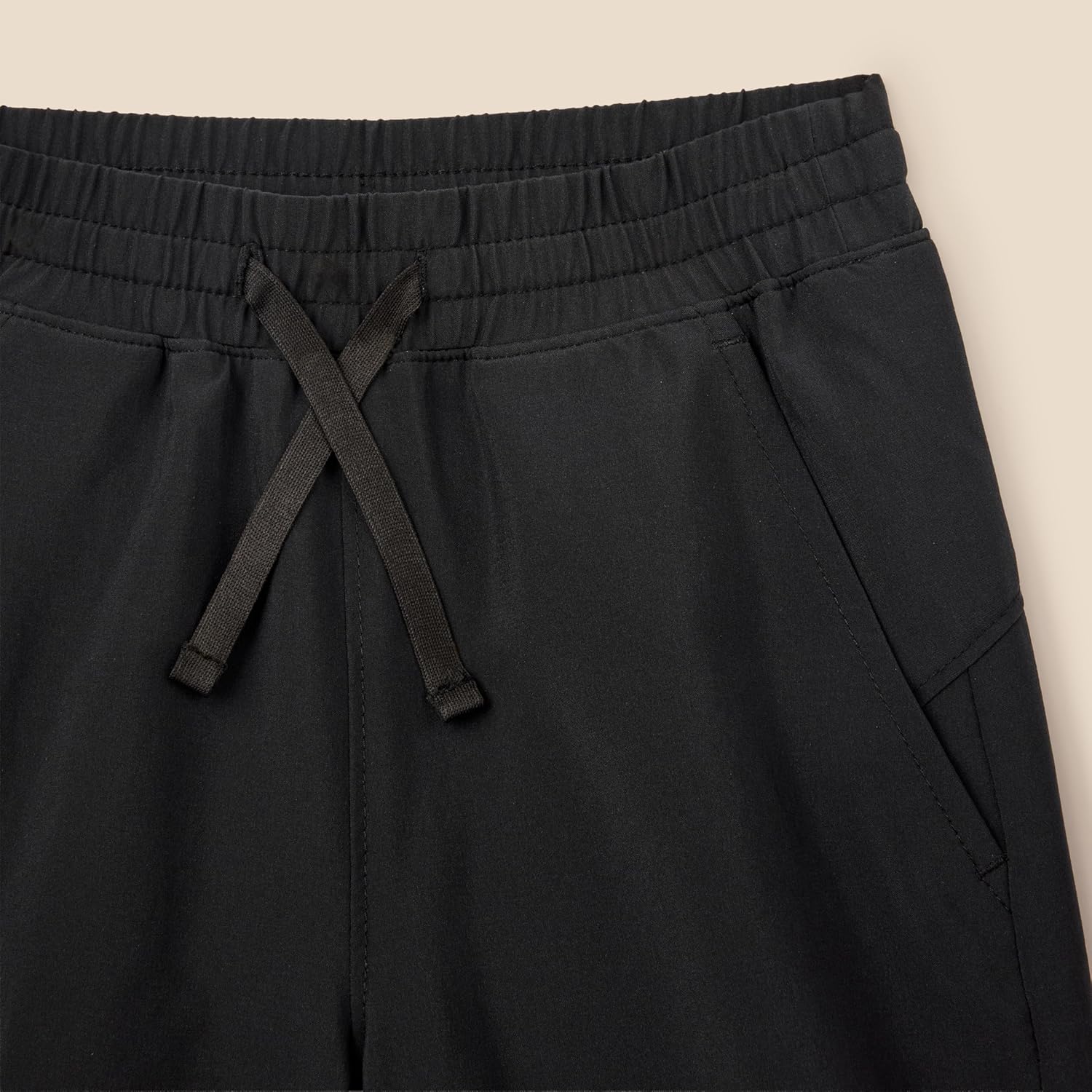 Thumbnail 3 de Amazon Essentials Boy's Active Performance Stretch Woven Athletic Training Shorts with Liner