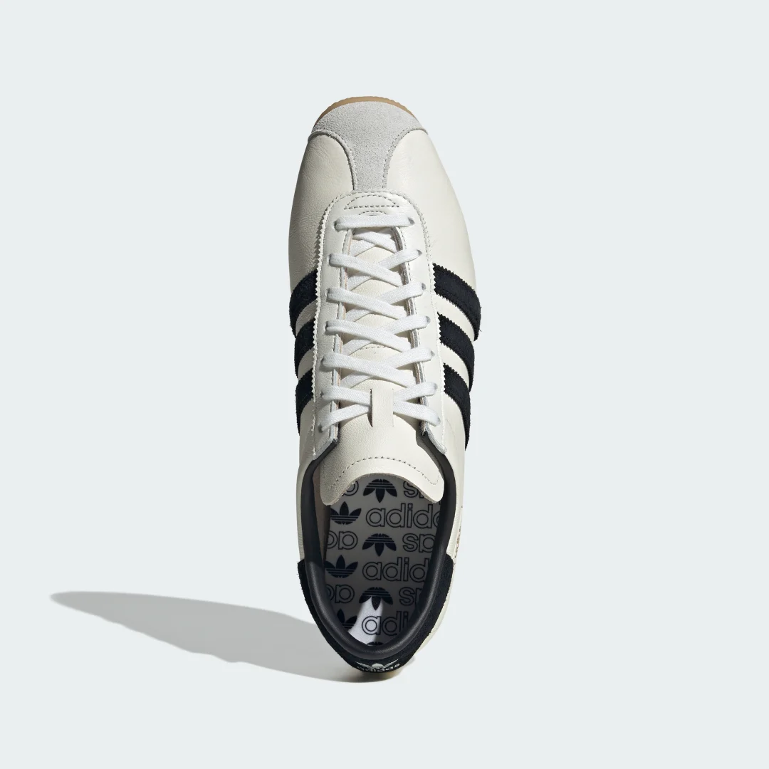 Detalle de Zapatilla Rekord de Adidas en blanco