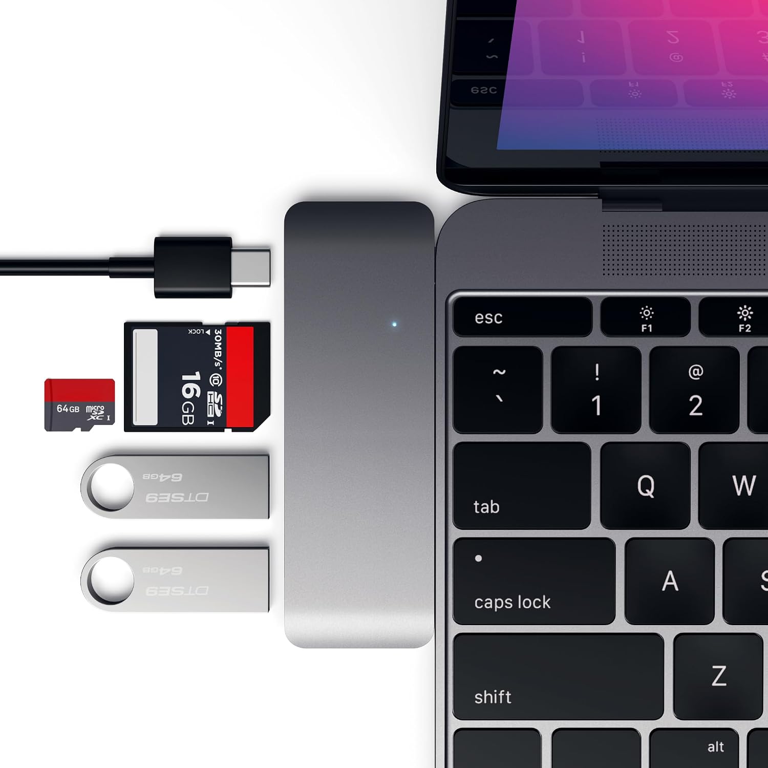 Detalle de SATECHI 5-in-1 USB-C Kombi Hub (Aluminium, Space Grau) mit 2× USB-A 3.0, Micro-/SD und Ladeanschluss
