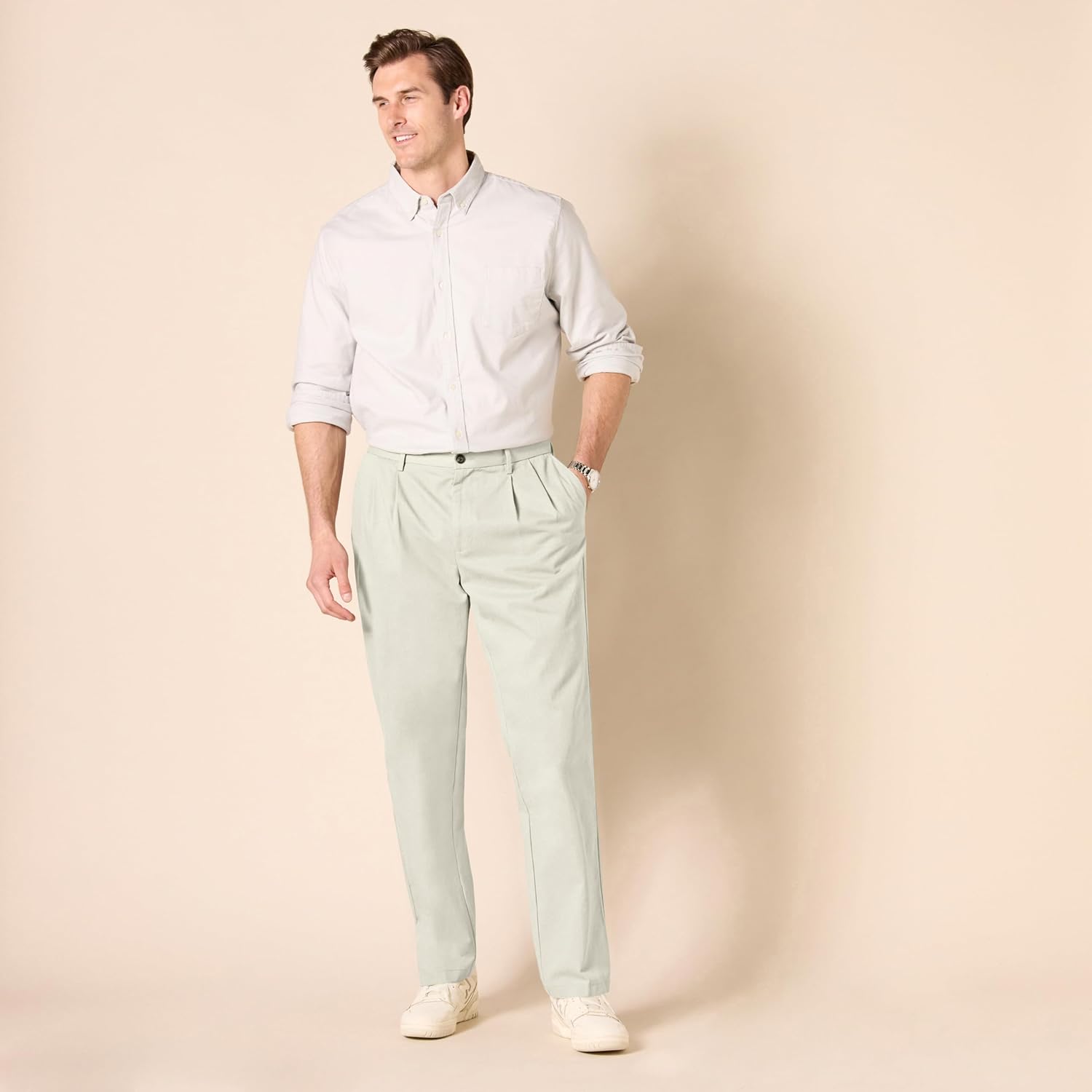 Thumbnail 6 de Herren Knitterfreie Chinohose von Amazon Essentials – Classic Fit mit Bügelfalte (Big & Tall verfügbar)