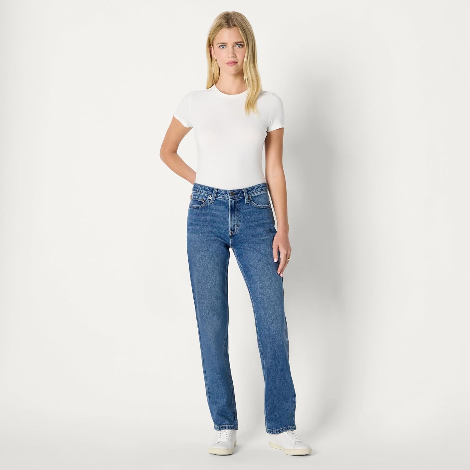 Detalle 1 de Amazon Essentials Jeans a Vita Alta a Gamba Dritta Donna – Blu Medio Vintage, 46