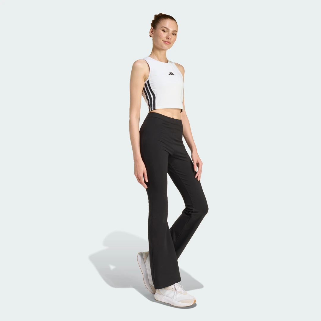 Detalle de Camiseta acolchada Essentials 3 Stripes – Adidas