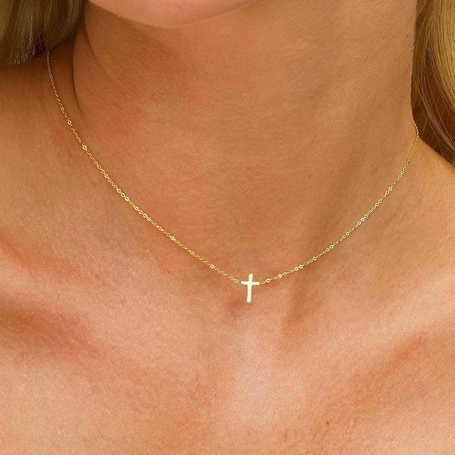 Detalle de TINGN Gold Kreuz Kette Damen – 14K Gold Vergoldet, verstellbare 35 cm Schmuck mit Kreuz Anhänger