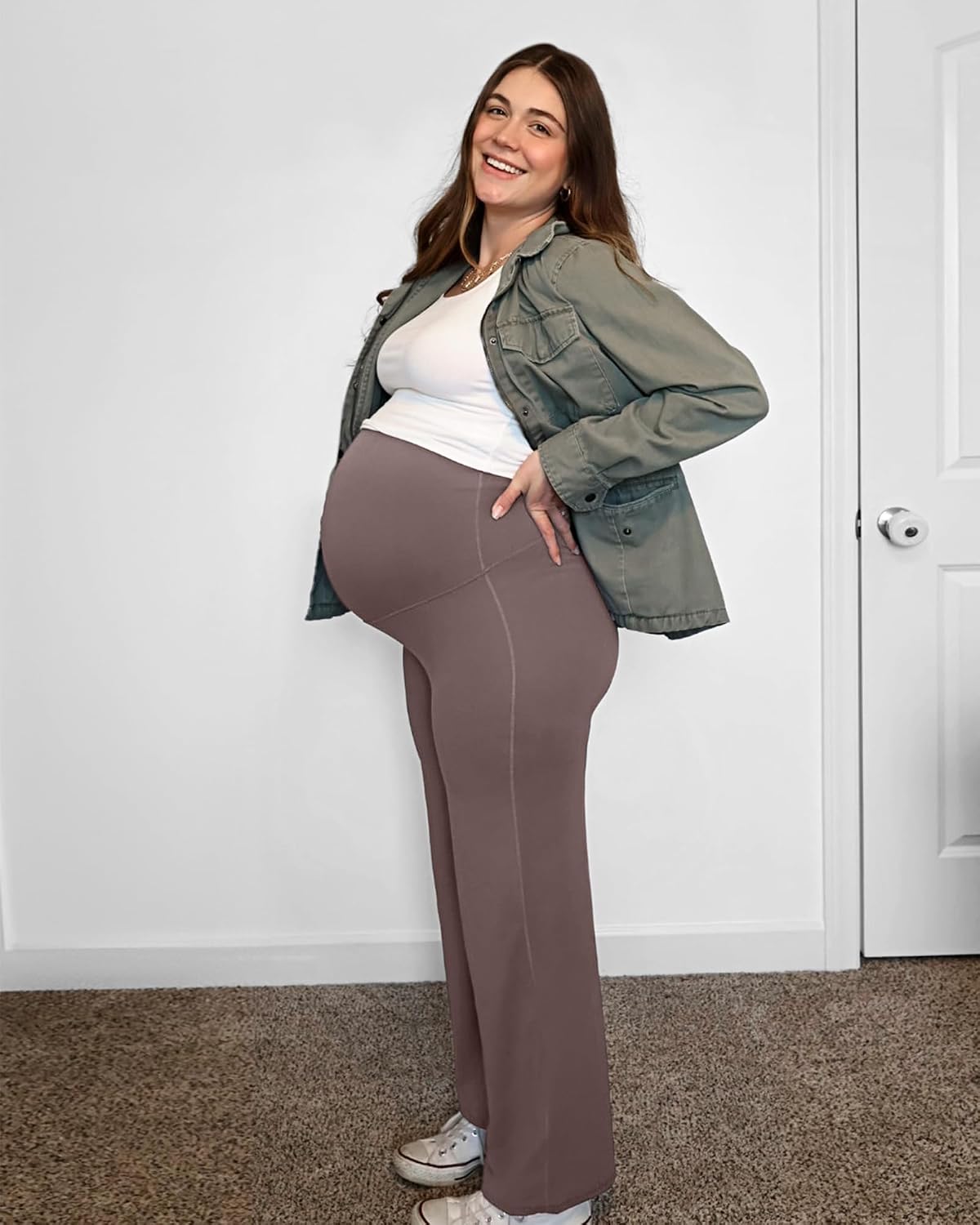 Detalle 2 de G4Free Maternity Yoga Pants in a Lycra Blend
