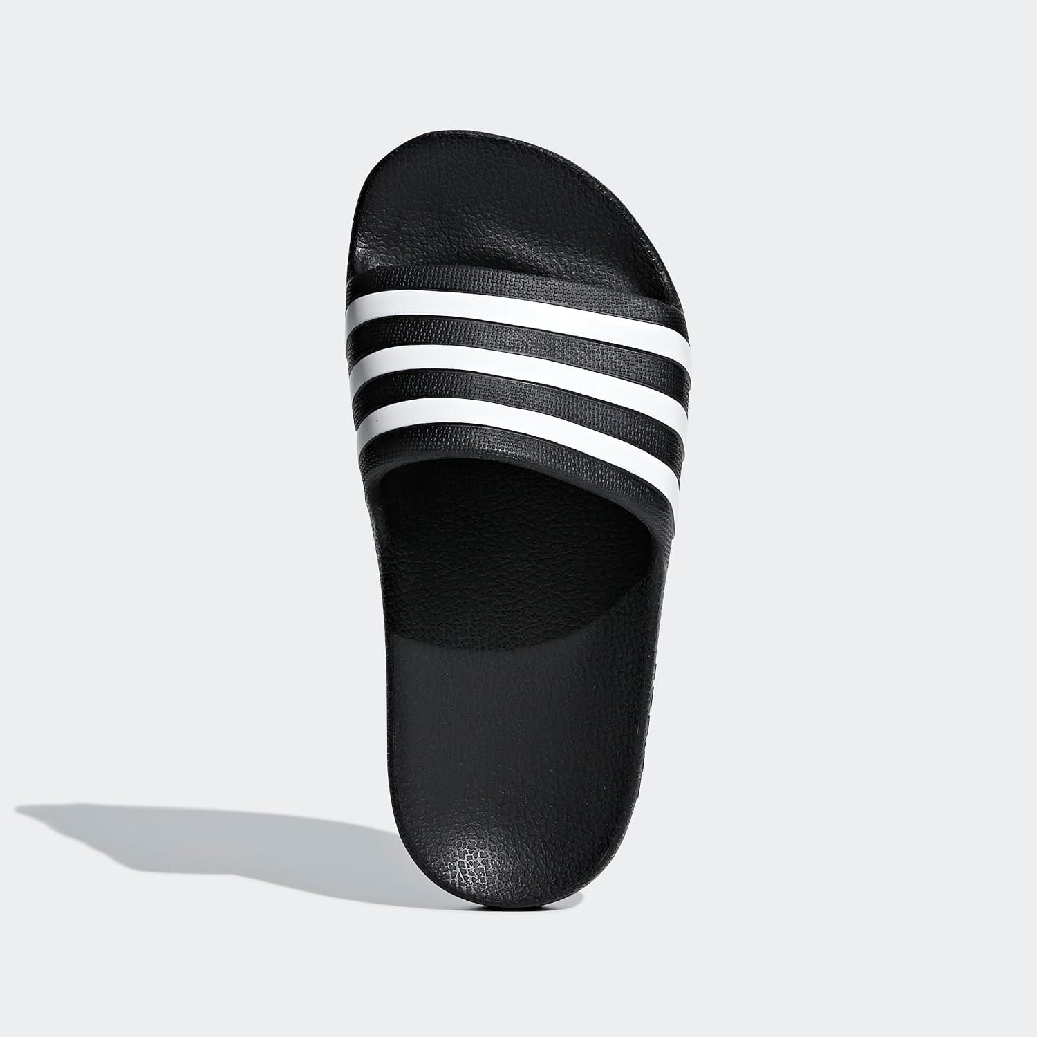 Detalle 2 de adidas Unisex Kinder Adilette Aqua Slides Kids – Core Black/Cloud White, 33 EU