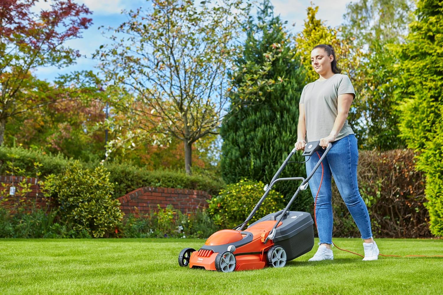 Detalle de Flymo EasiStore 340R electric mower 1400W