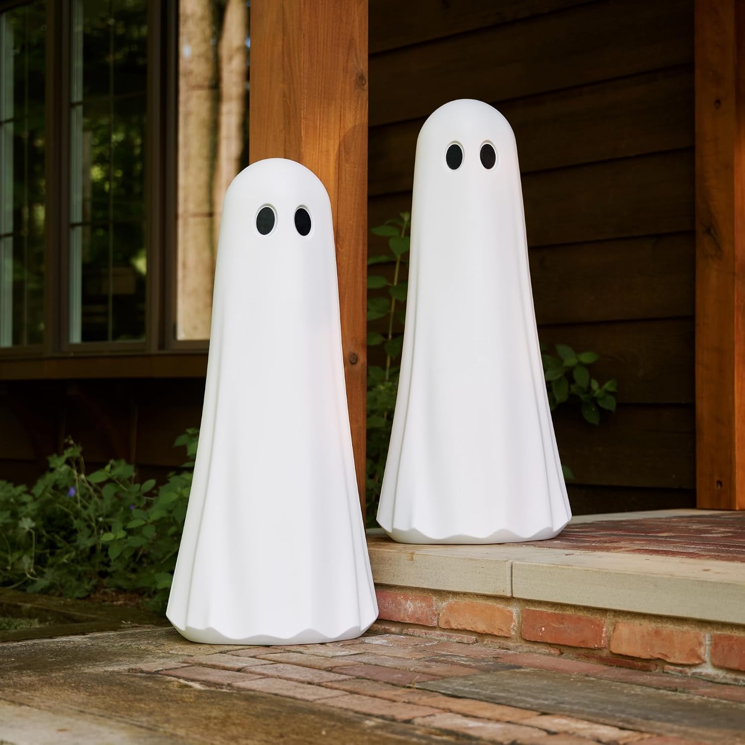 Detalle 2 de Step2 564002 Boo Buddy Halloween Ghost Statues, 2-Pack, 40-Inch