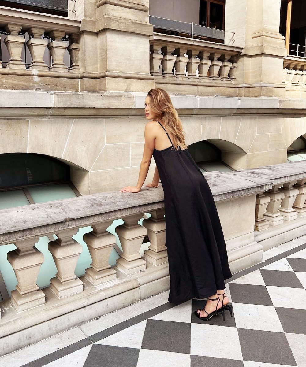 Detalle de Shy Velvet 2026 Summer Linen Maxi Dress with Contrast Spaghetti Straps
