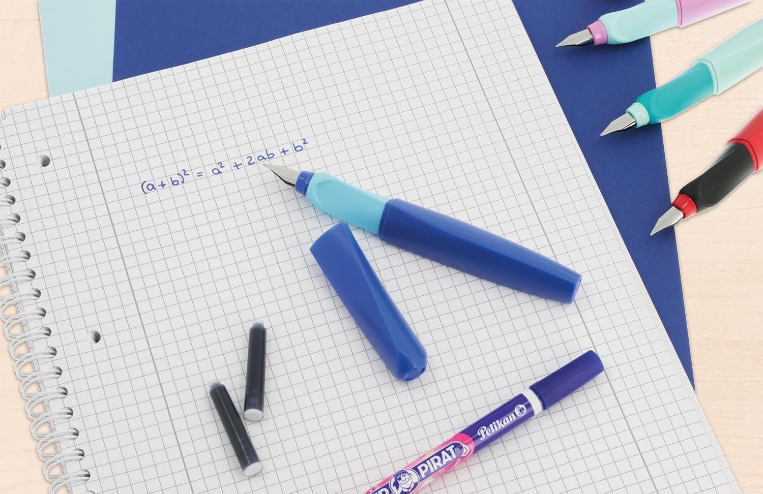 Detalle 2 de Pelikan Twist in Colori assortiti – penna stilografica ergonomica ricaricabile con pennino M, cancellino e 2 cartucce blu