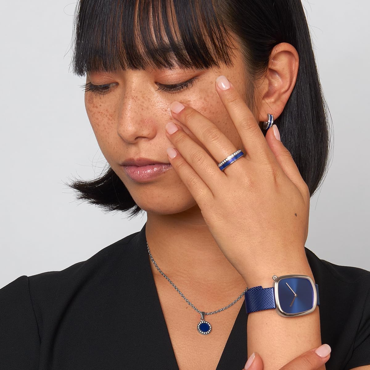 Thumbnail 1 de BERING Arctic Symphony — Boucles d’oreilles en acier inoxydable, élégantes et polyvalentes