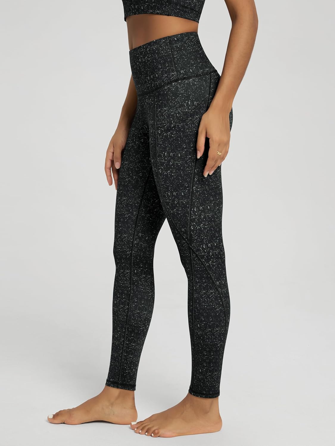 Thumbnail 1 de ODODOS Women's High Waisted Yoga Leggings with Pockets: Comfortable, Squat-Proof, Everyday Activewear
