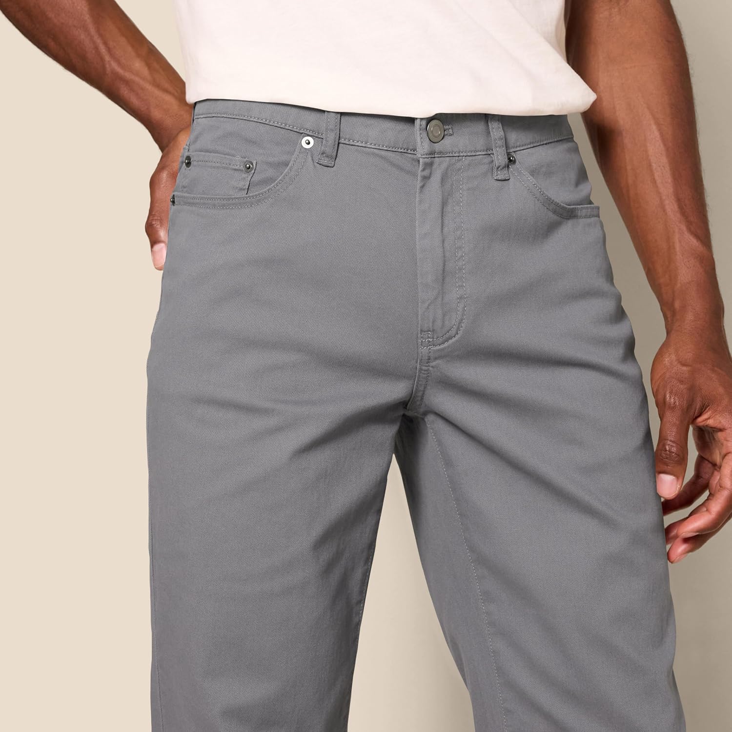 Thumbnail 3 de Amazon Essentials Men’s Straight-Fit 5-Pocket Stretch Twill Trousers (Straight leg, everyday comfort)