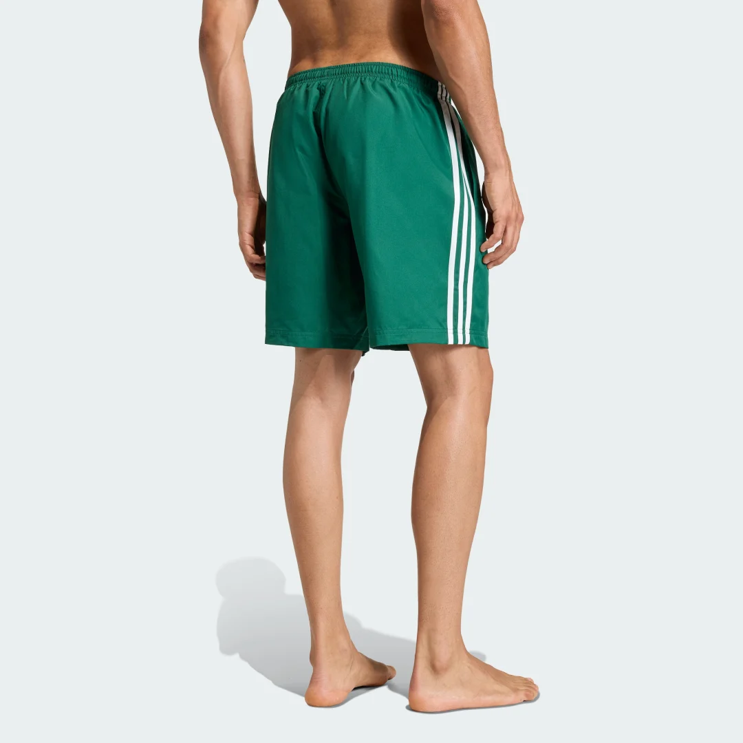 Detalle 2 de Bañador 20 cm Adicolor 3 Stripes de Adidas — Verde