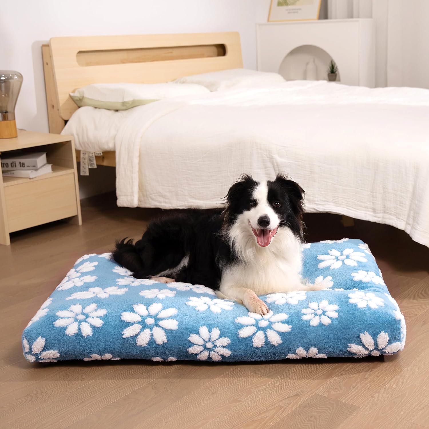 Detalle 2 de Yaning dog bed for large dogs (89x56x10cm) with removable washable cover and anti-slip base, grey paw