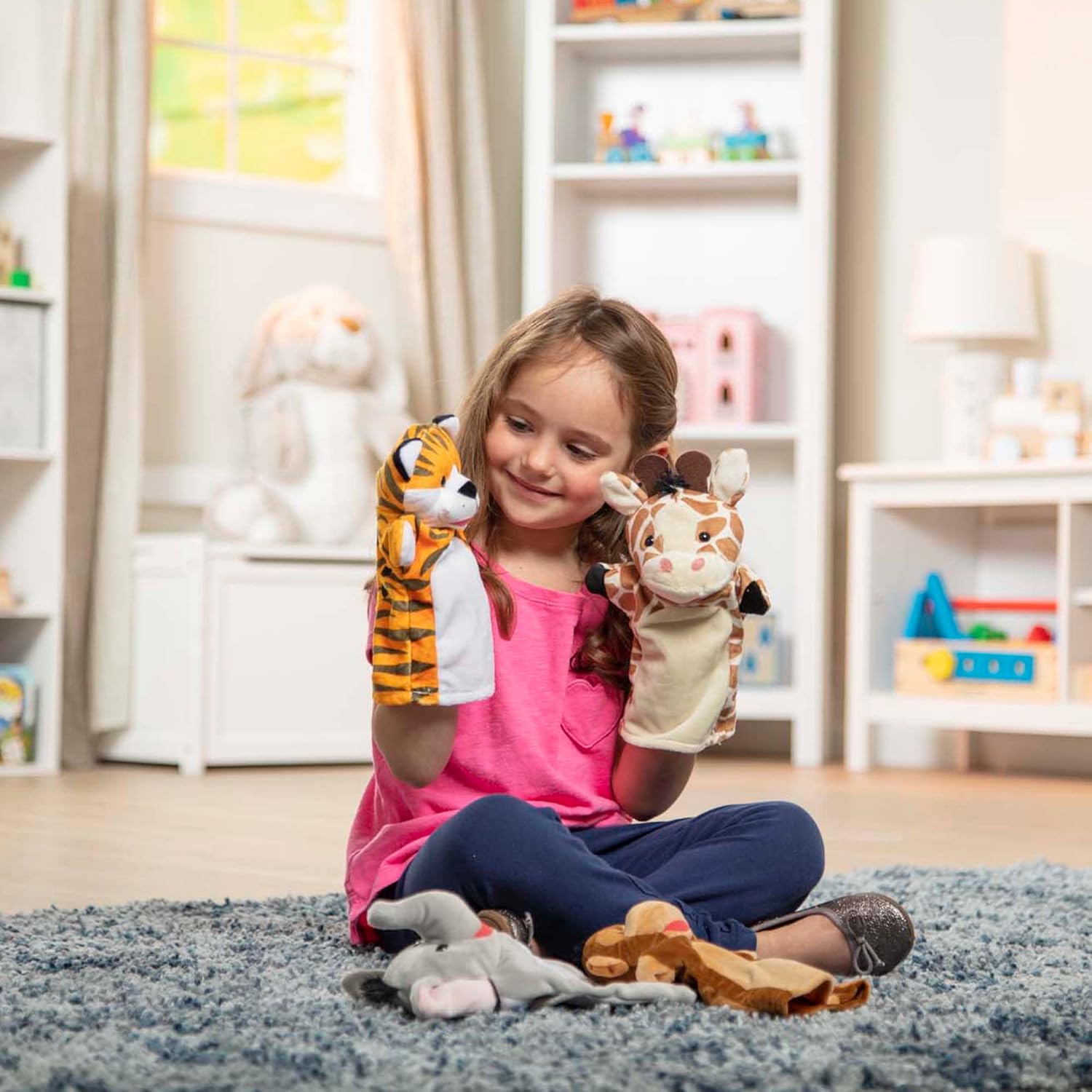 Detalle de Melissa & Doug Zoo Friends Hand Puppets (Set of 4) – Elephant, Giraffe, Tiger and Monkey