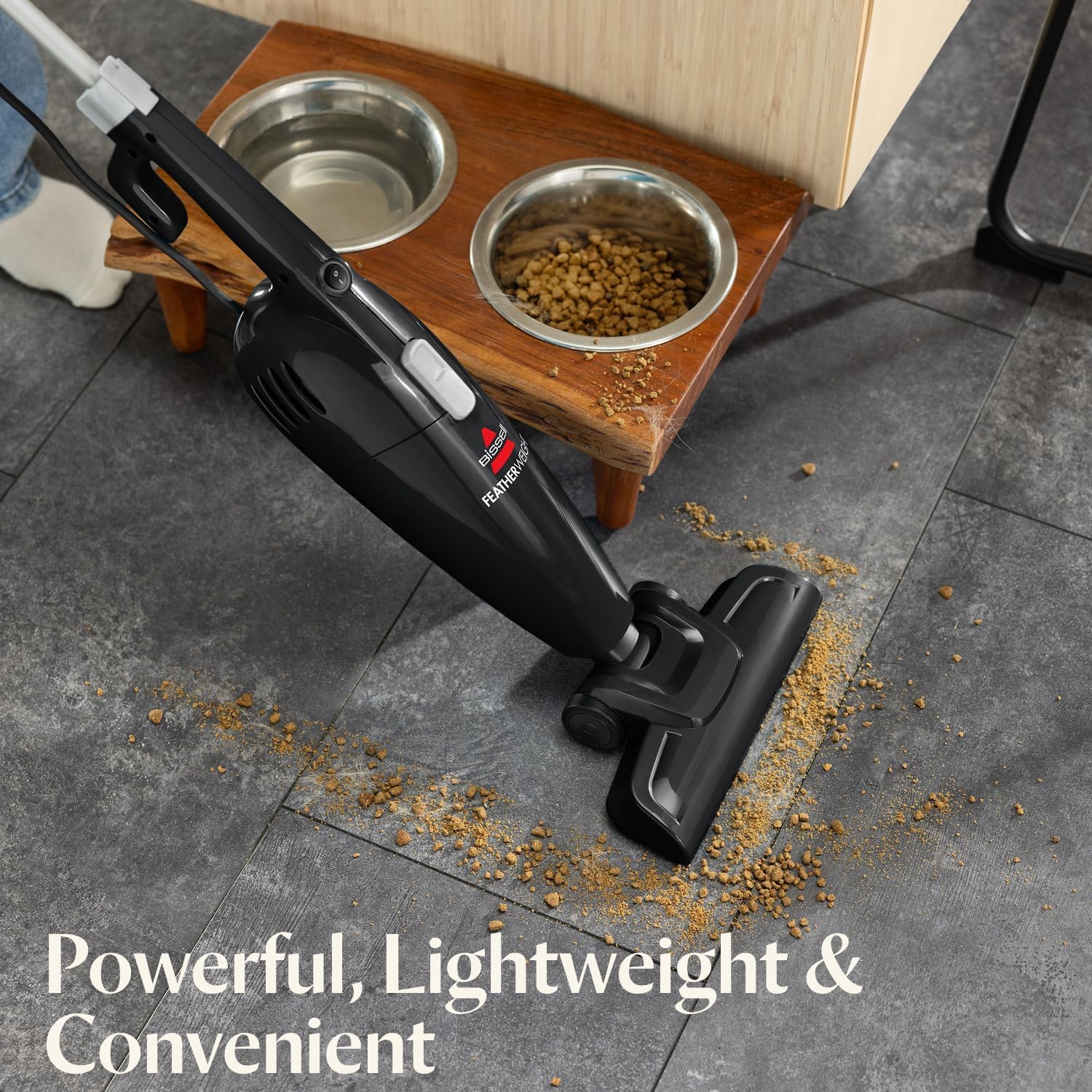 Detalle 2 de Bissell Featherweight Stick Lightweight Bagless Vacuum (2033M) with Crevice Tool, Black