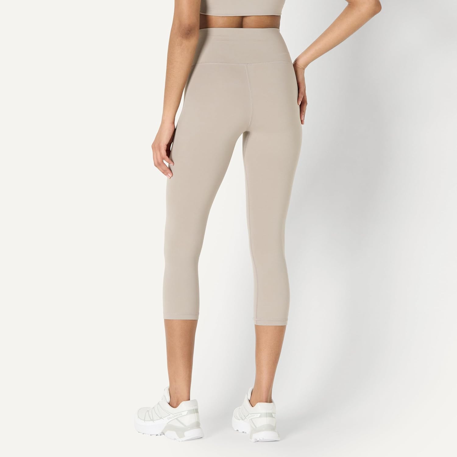 Thumbnail 1 de Amazon Essentials Leggings Yoga FormFlex Capri da Donna – vita alta, tessuto ultramorbido e gestione del calore