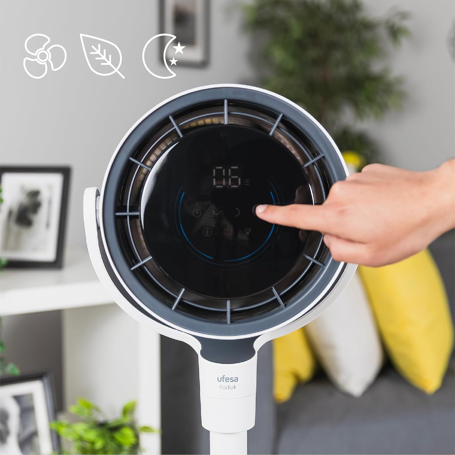 Detalle de Ufesa Kodiak SilentAirMotion Circulateur d’Air 3D – Ventilateur 24W avec Oscillation 3D et Écran LCD