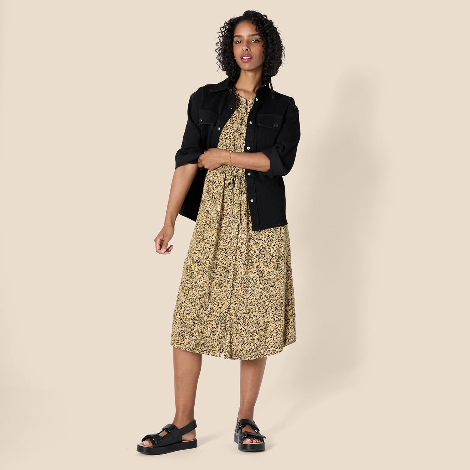 Thumbnail 4 de Amazon Essentials tailliertes Midikleid in A-Linie mit Halbärmeln, Taschen und Viskose