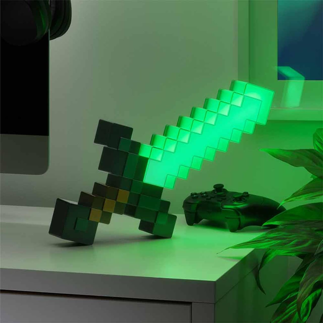 Thumbnail 4 de Minecraft Diamantschwert Licht – Offiziell lizenziertes Merchandise, 40 cm, 3 Lichtmodi mit Sound-Reaktion