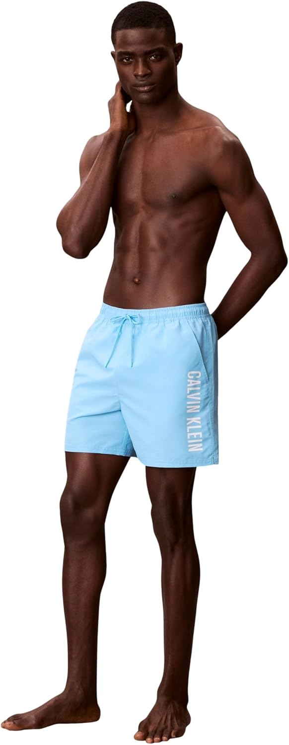Detalle de Calvin Klein Pantaloni da Nuoto Uomo: stile essenziale e sostenibile per nuotare con carattere