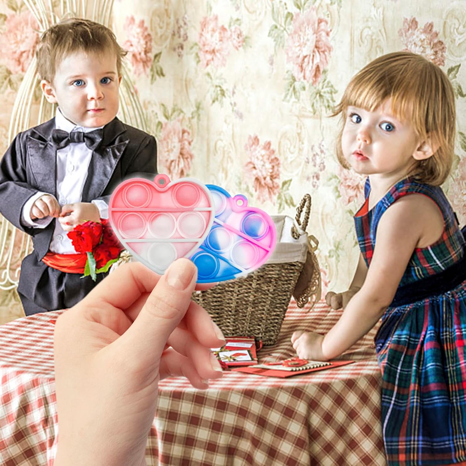 Detalle de SUNOWE B078K5XV2S 30-Piece Heart Pop Fidget Keychains, Silicone