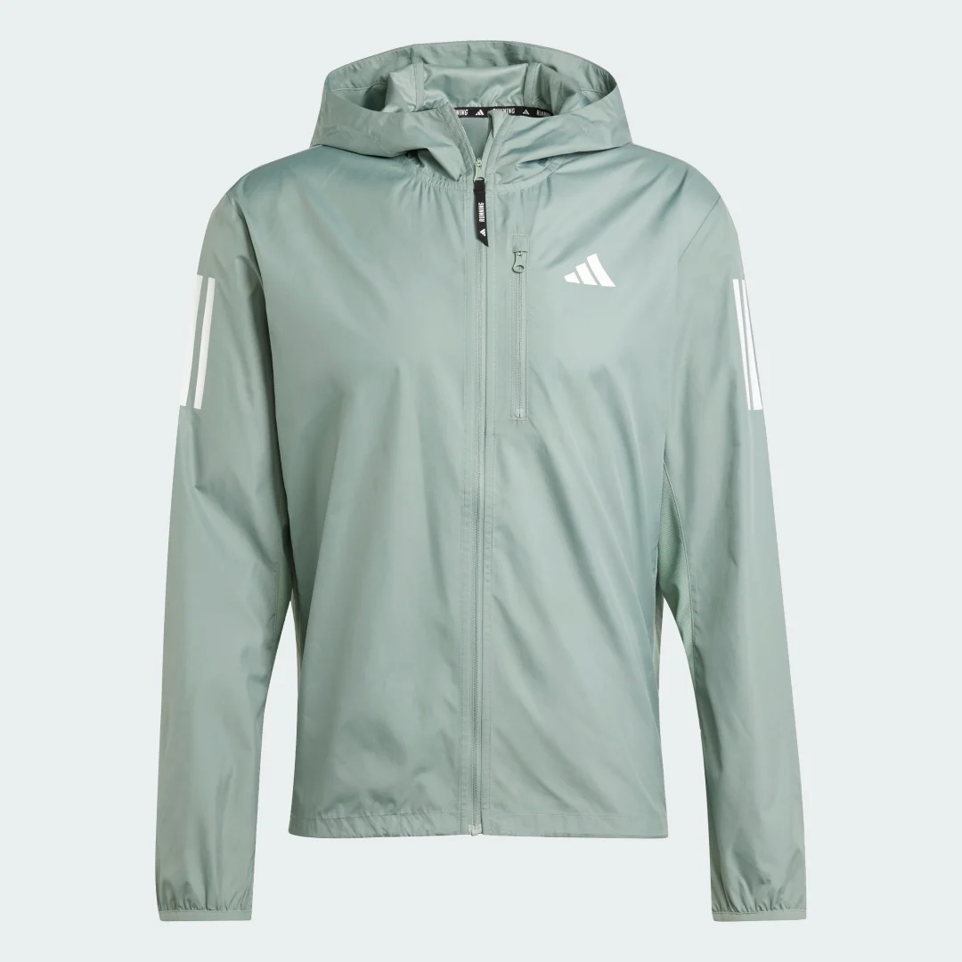 Detalle 2 de Chaqueta Own the Run de Adidas: versatilidad en verde para tus entrenamientos