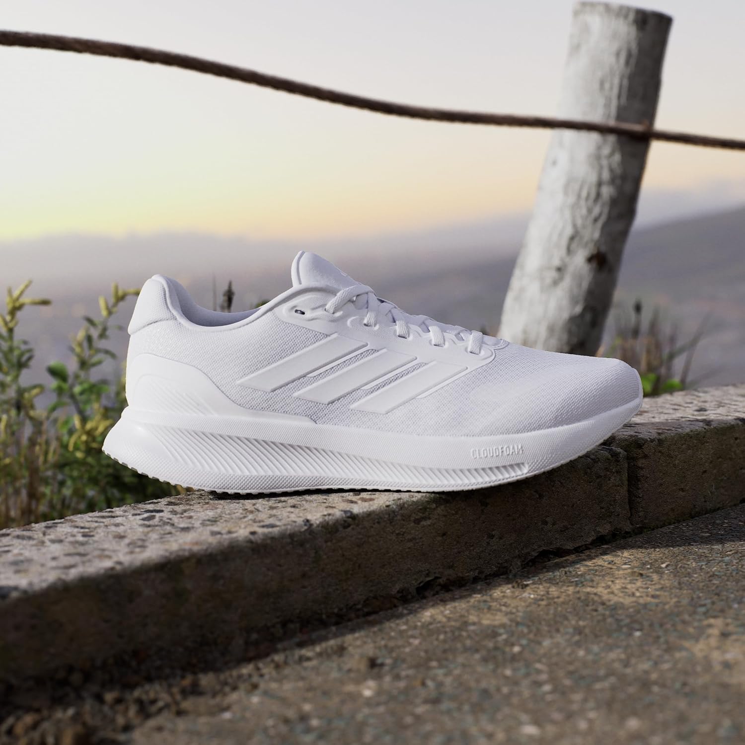 Detalle de adidas Men’s Runfalcon 5 Running Shoes