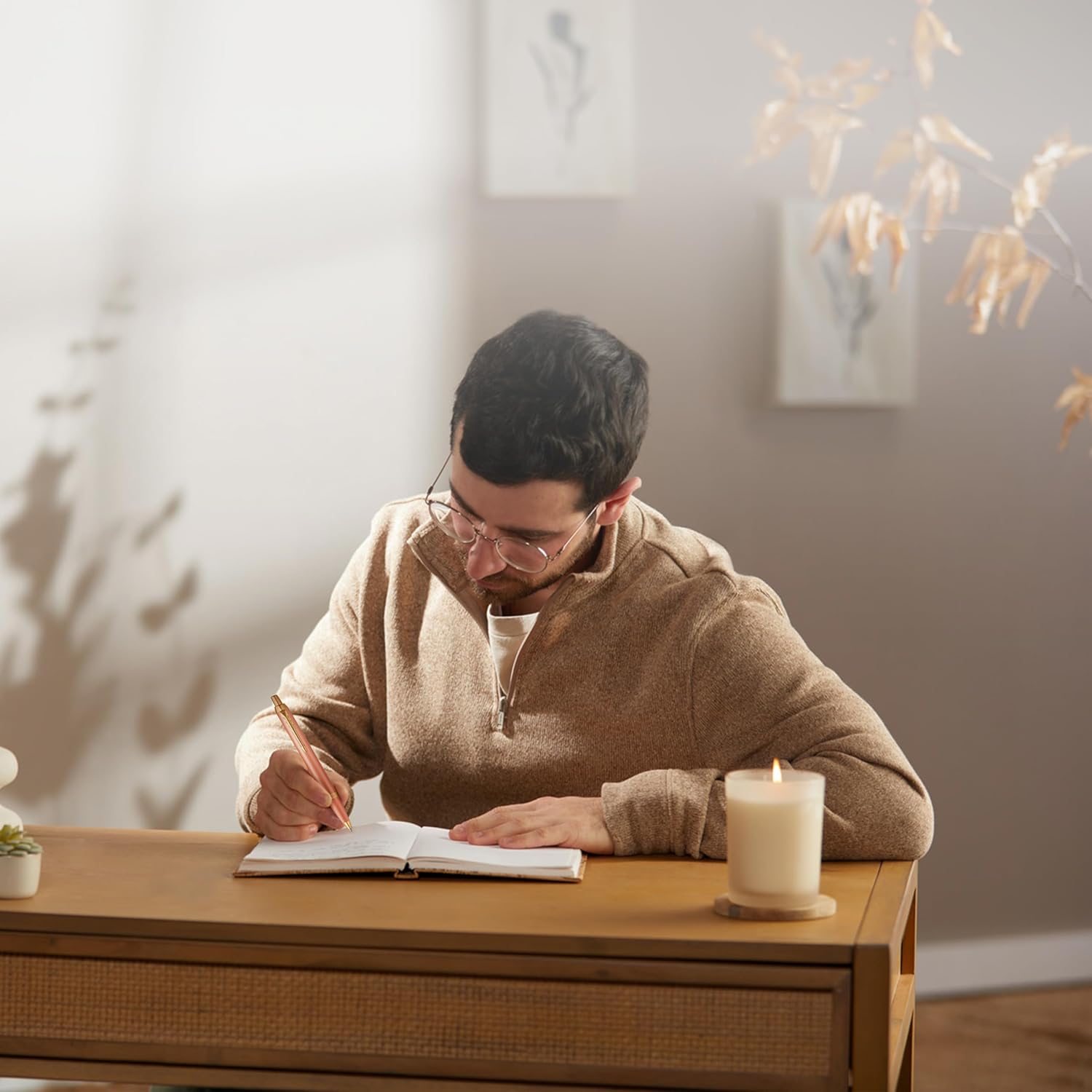 Detalle de Parker IM Writing Rituals Penna a sfera – finitura arancione vivace con puntale dorato, punta media, inchiostro blu