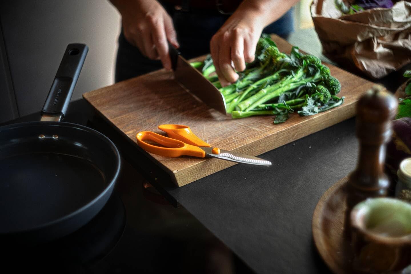 Thumbnail 5 de Fiskars Classic Forbici da Cucina con Lame Seghettate, Destrimani, 18,7 cm (1075051)