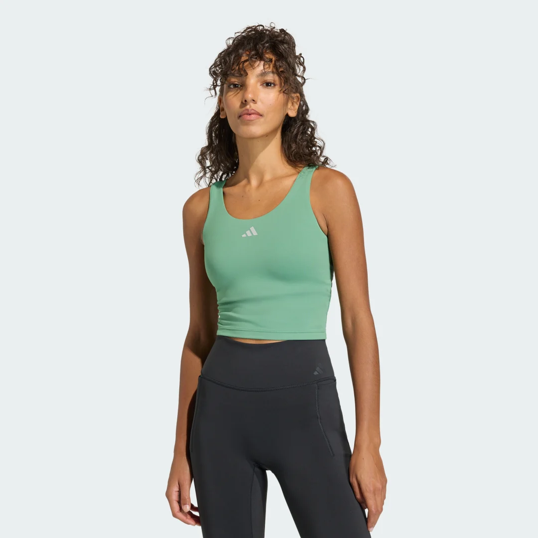 Detalle de Camiseta con sujetador para poco impacto 3 Stripes Studio All Me de Adidas – color verde
