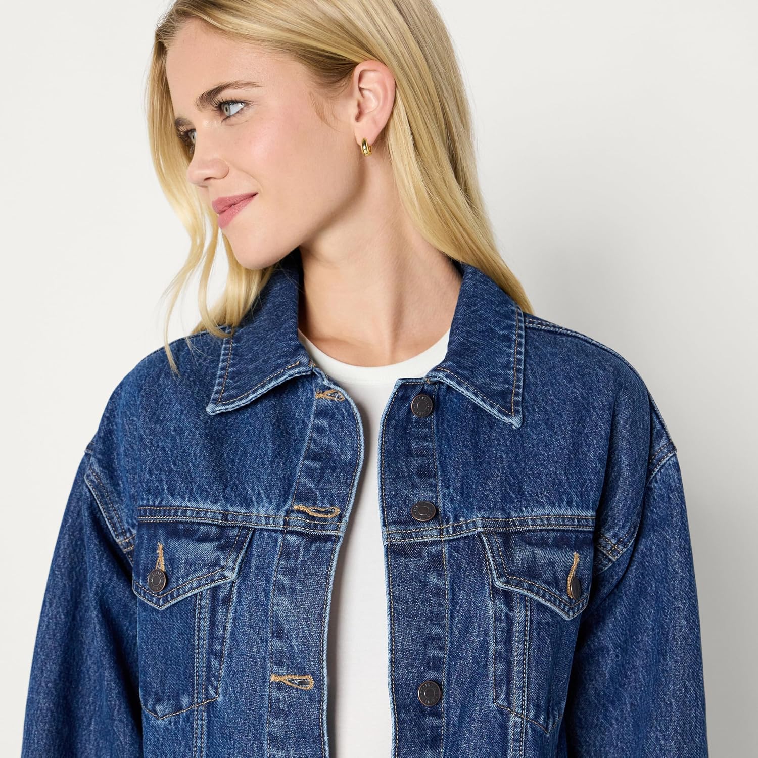 Detalle de Amazon Essentials Trucker-Jacke 69,9 cm