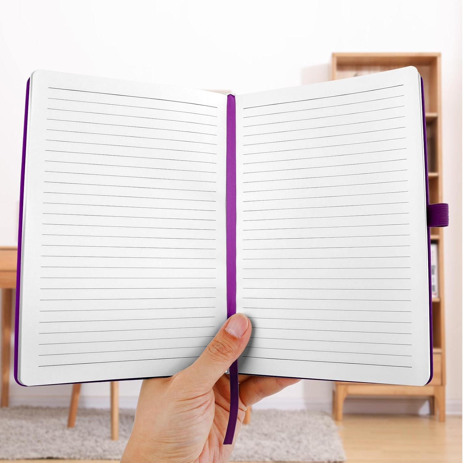 Detalle de YIEO A5 Hardback Journal Notebook 2-Pack (PU leather covers, lined pages, bookmark & pen loop)