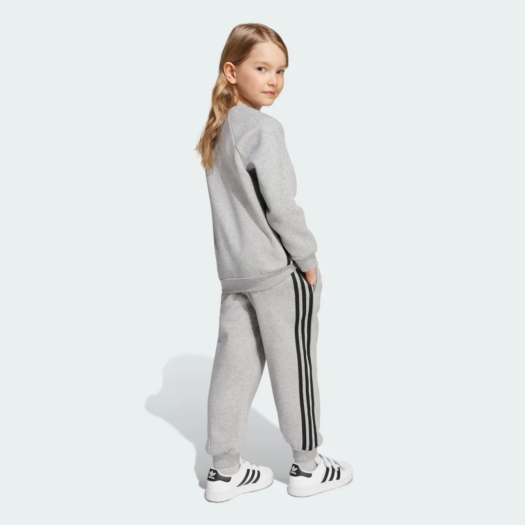 Detalle 2 de Conjunto infantil de cuello redondo de color Gris de Adidas