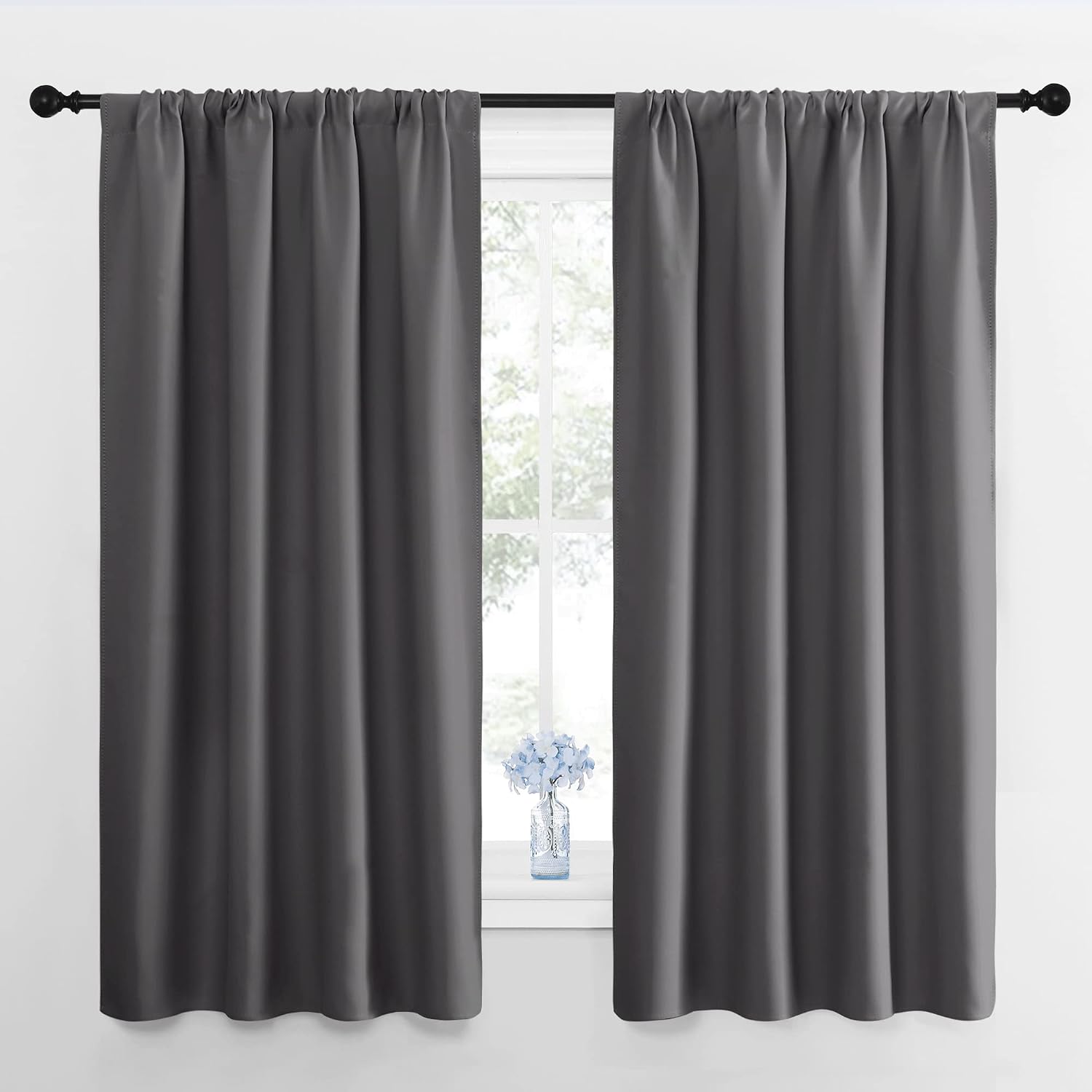 Detalle de NICETOWN 2 Grey Blackout Curtains, 42 x 63 in, 2 Rod-Pocket Panels