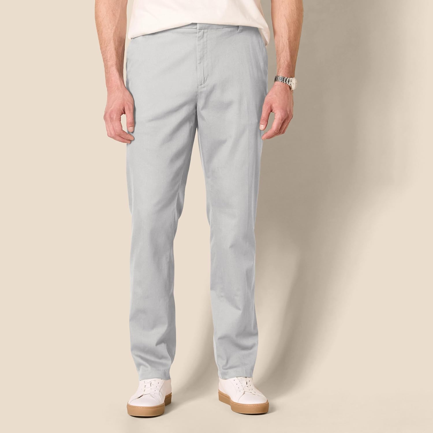 Thumbnail 4 de Amazon Essentials Men's Slim-Fit Wrinkle-Resistant Flat-Front Stretch Chino Trousers