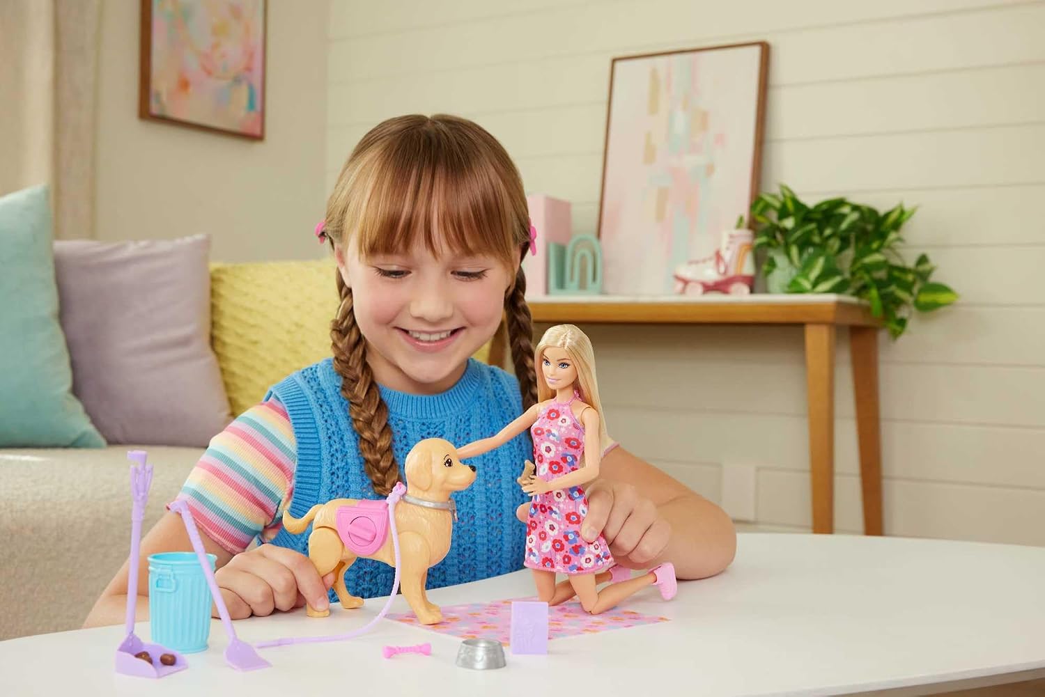 Detalle de Barbie Set Cagnolina Cammina e fa i bisogni con Malibu: passeggiata interattiva per bambine 3+