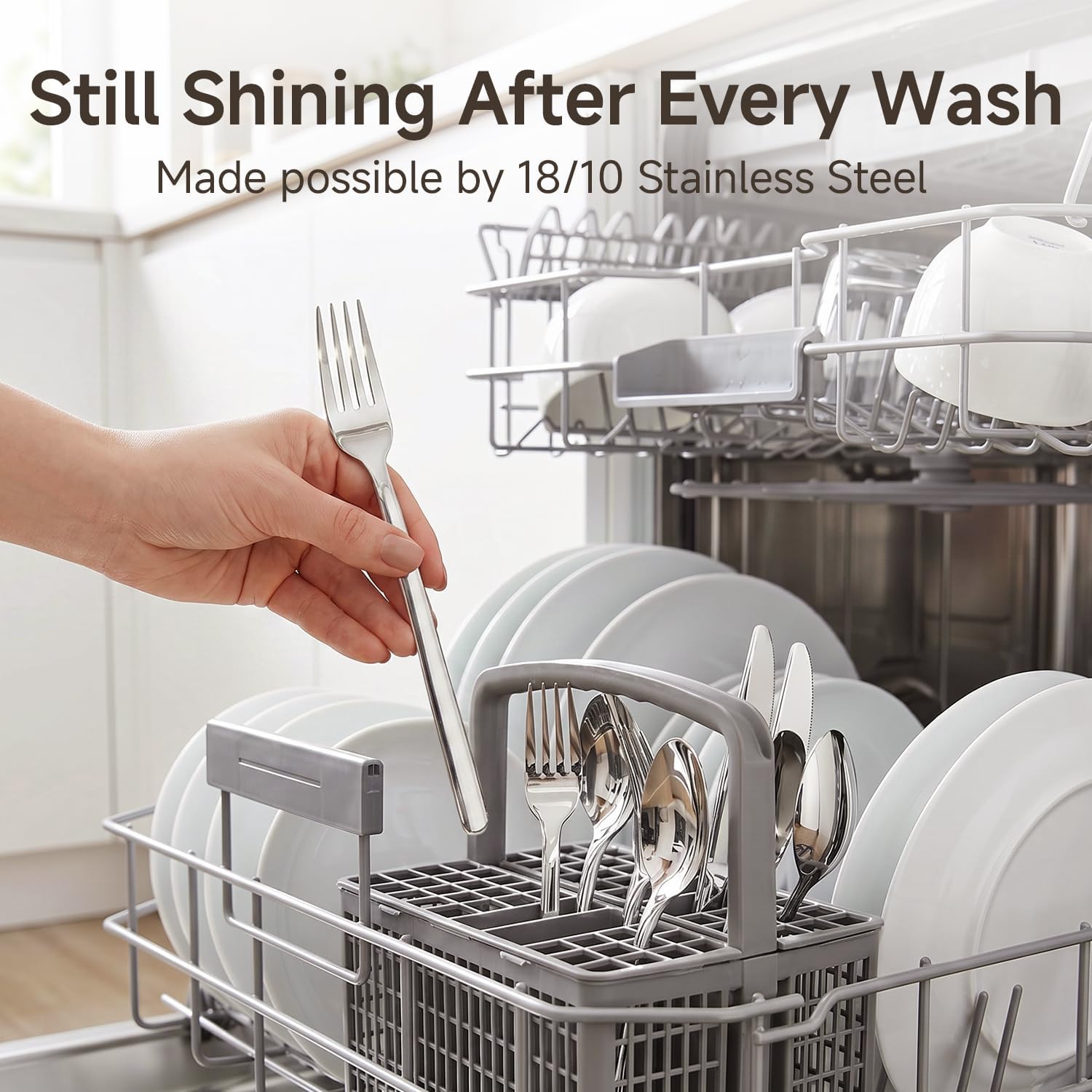 Detalle de KINGSTONE 65-Piece Silverware Set for 12 — 18/10 Stainless Steel, Mirror Finish, Dishwasher Safe