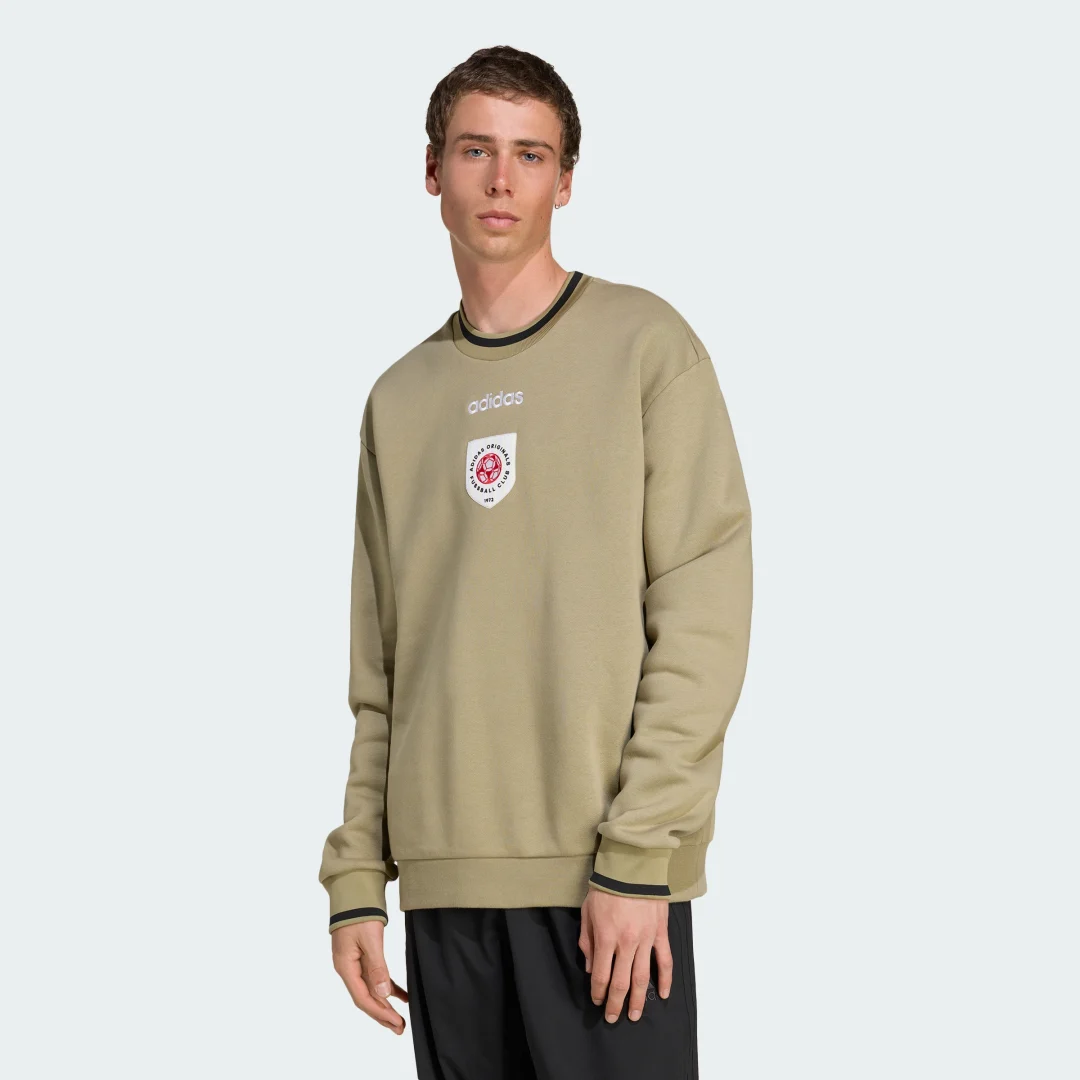 Detalle de Sudadera Adidas Badge cuello redondo – Verde