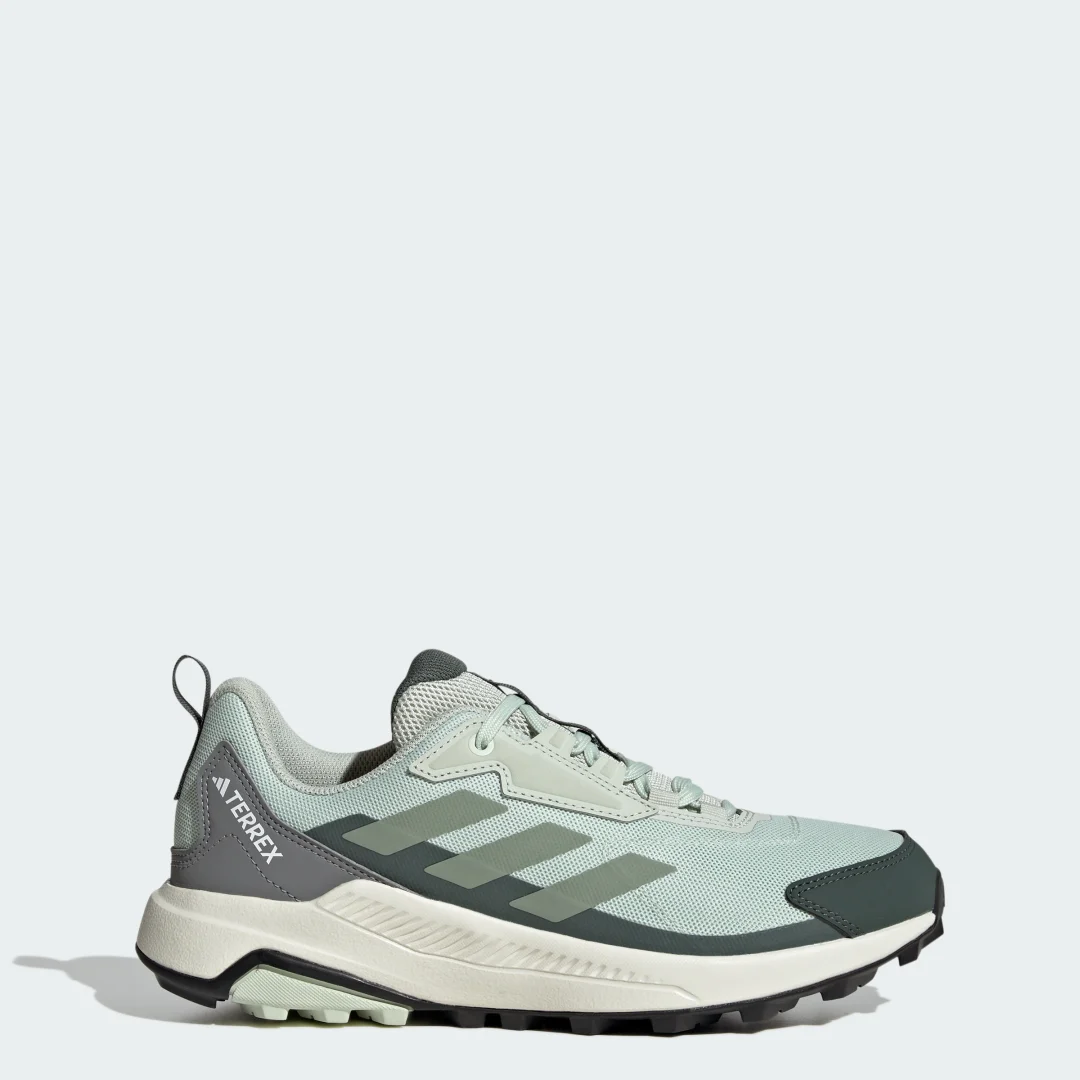 Detalle de Zapatilla Terrex Anylander Hiking de Adidas — versión Verde para rutas y senderos