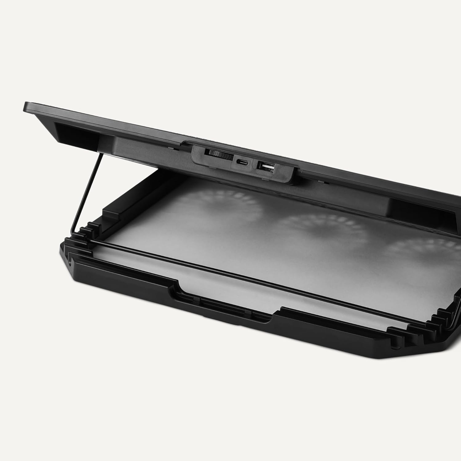 Detalle de Amazonベーシック HCP09 ノートPC冷却パッド 6基ファン・6段階高さ調節・12~17インチ対応