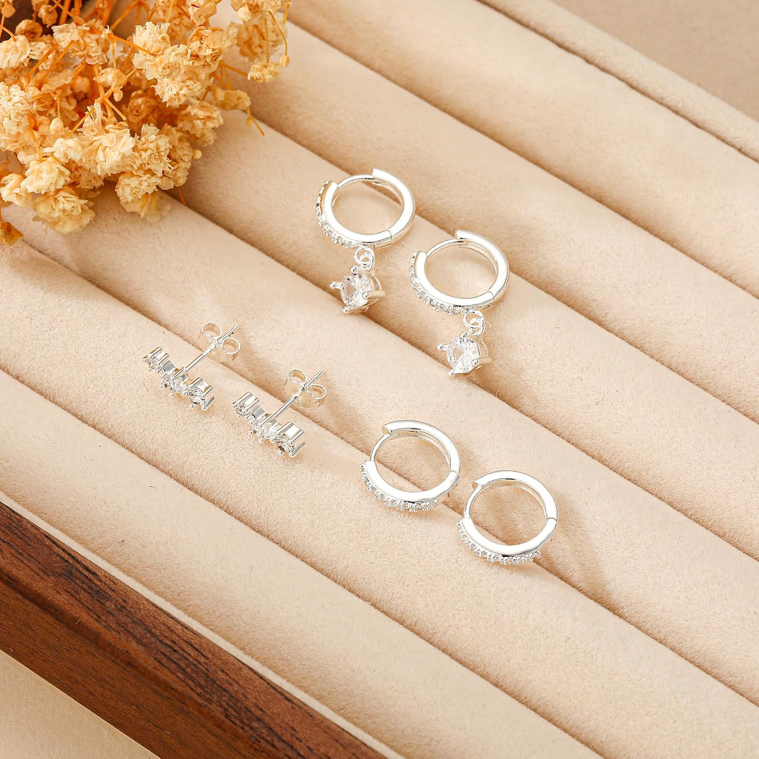 Detalle de Halora Silver Earrings for Women: 8 Styles in 3-Pair Sets – 925 Sterling Silver Hypoallergenic Studs & Hoops