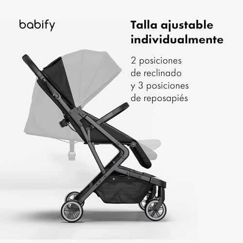 Detalle de Babify Urban Ease carrito bebé 22 kg plegado una mano
