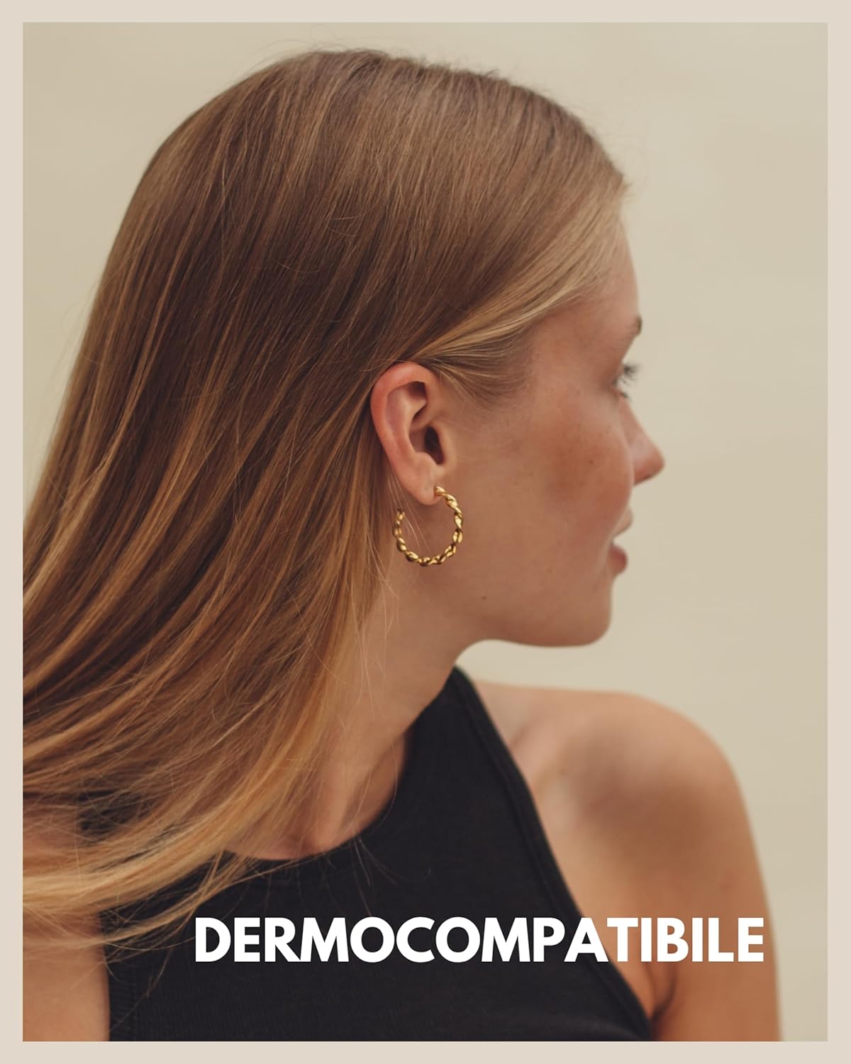 Detalle 2 de Creoli d'oro ritorti per donna in acciaio inox con rivestimento in oro 18K – diametro 28 mm (anche 20 mm)