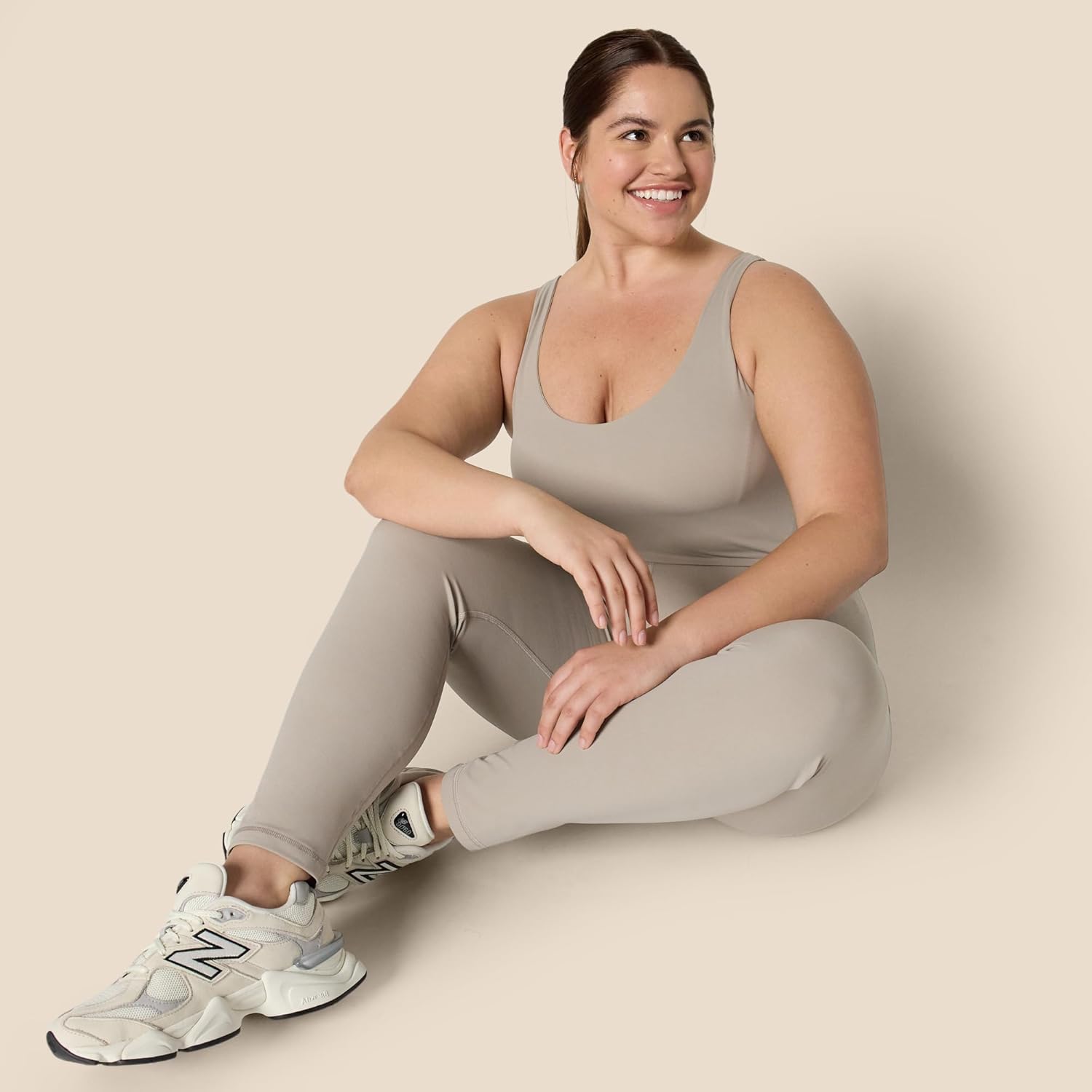 Detalle de Amazon Essentials Women's Active Formflex Buttery Soft One Piece Full Length Workout Jumpsuit with Built-In Bra