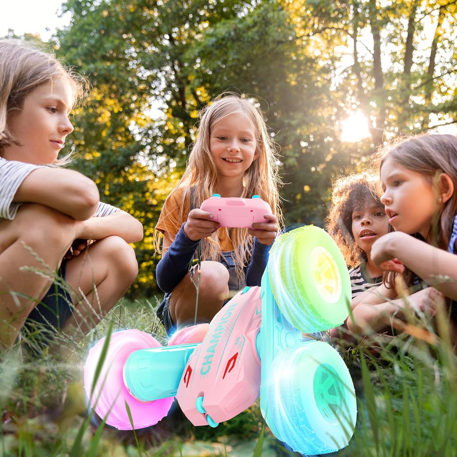 Detalle 2 de Ophy Auto Telecomandata LED 360° – Giocattolo esterno per bambini 3+