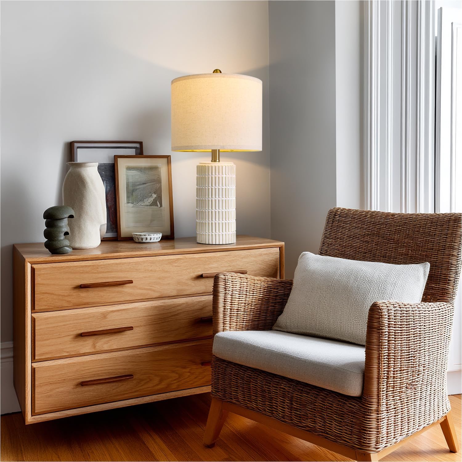 Detalle 2 de PoKat 20.75" Small Ceramic Table Lamps (Set of 2) for Bedroom, White Bedside Nightstand Lamps